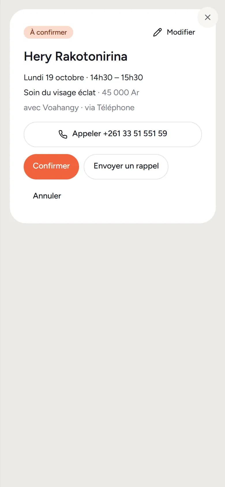 Fiche d'une réservation sur téléphone